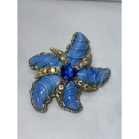 Vintage Gold Tone Acrylic and Aurora Borealis and Blue Crystal Starfish Brooch - Picture 1 of 11